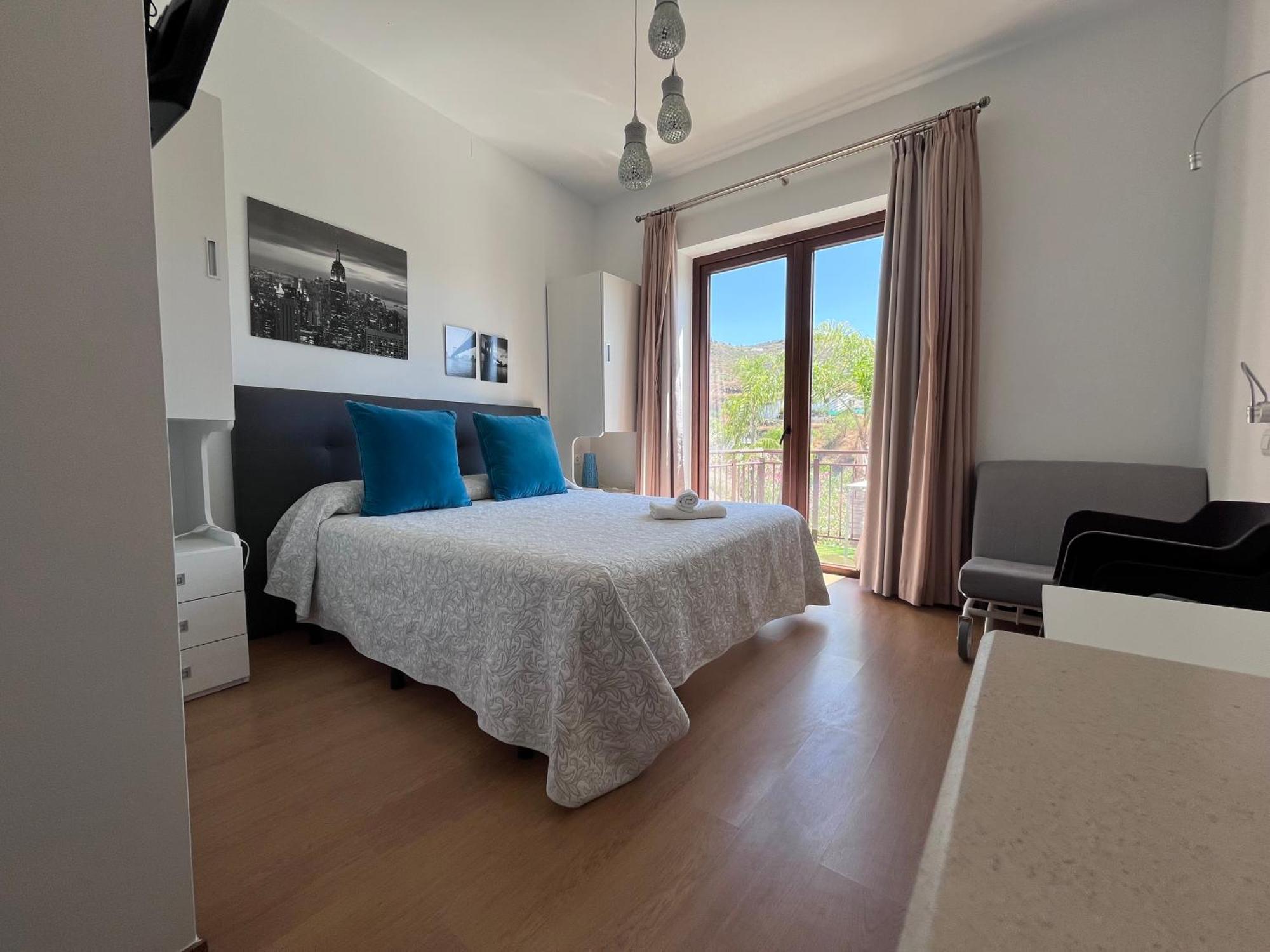 Balcones De Bentomiz Aparthotel Велес-Малага Екстериор снимка
